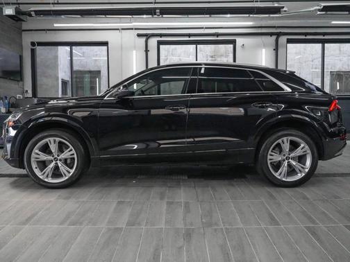 2022 Audi Q8 55 Premium
