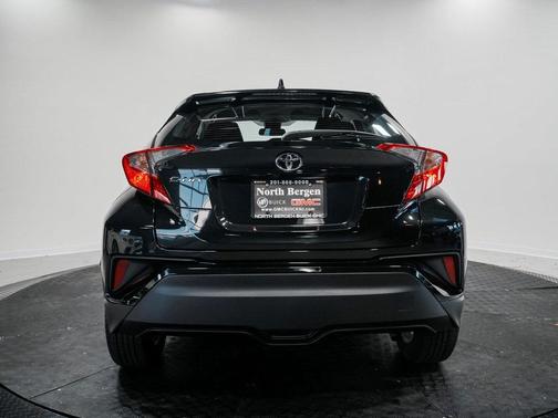 2021 Toyota C-HR LE