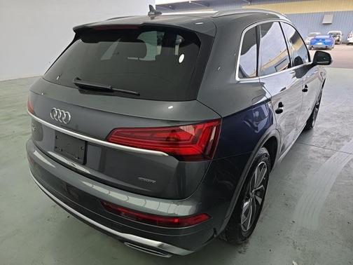 2024 Audi Q5 45 S line quattro Premium