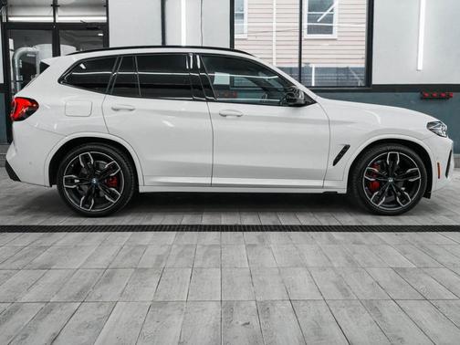 2023 BMW X3 M40i