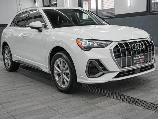 2022 Audi Q3 45 S line Premium