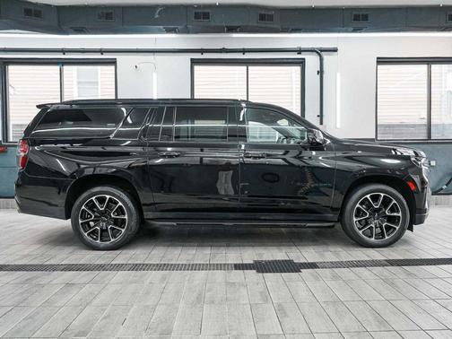 2022 Chevrolet Suburban RST