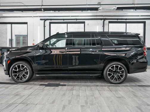 2022 Chevrolet Suburban RST