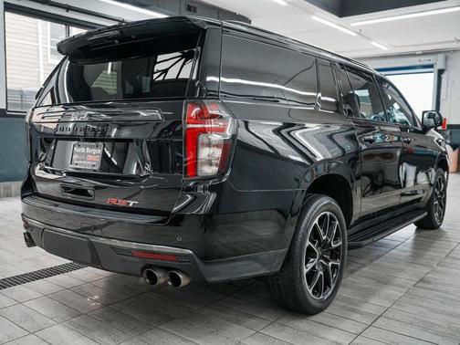 2022 Chevrolet Suburban RST