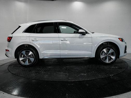 2024 Audi Q5 40 Premium