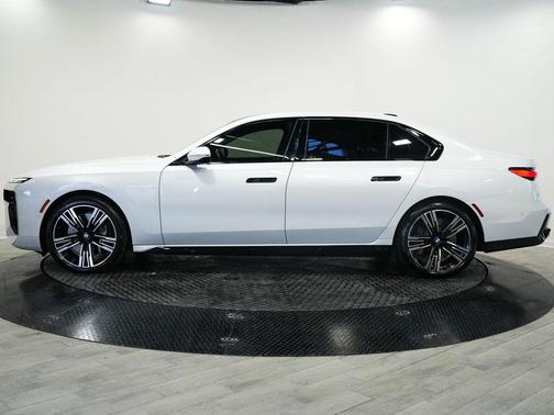Mineral White Metallic 2023 BMW 760 760i xDrive