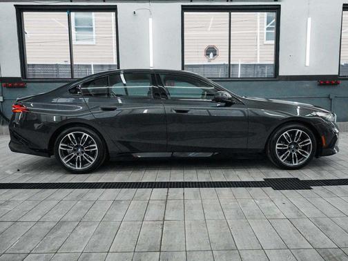 2026 BMW 530 i xDrive