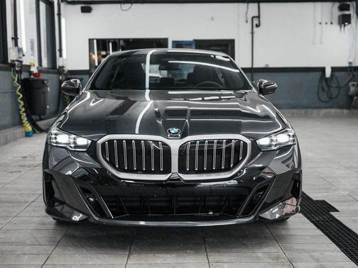 2026 BMW 530 i xDrive
