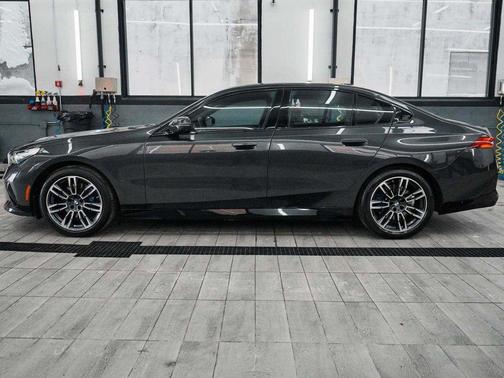 2026 BMW 530 i xDrive