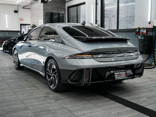 2024 Hyundai IONIQ 6 Limited