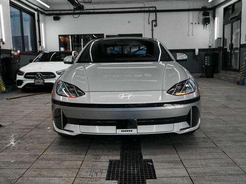 2024 Hyundai IONIQ 6 Limited
