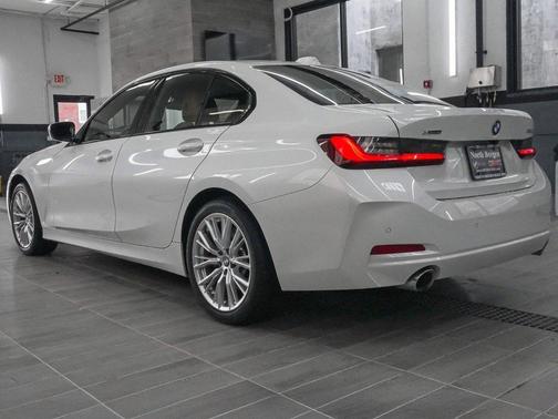 2023 BMW 330 i xDrive