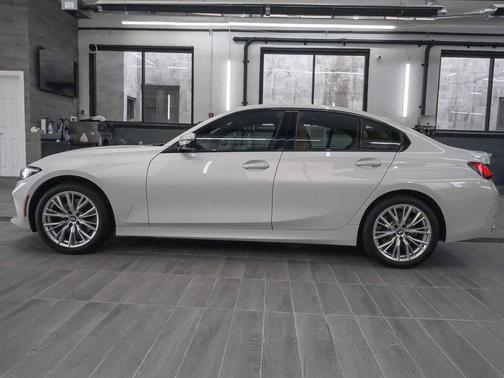 2023 BMW 330 i xDrive