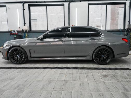 2022 BMW 750 i xDrive