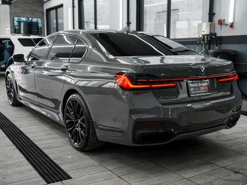 2022 BMW 750 i xDrive