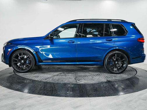 Bay Blue 2026 BMW X7 M60i