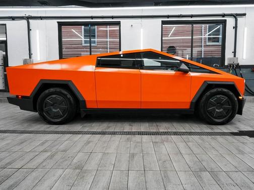 2024 Tesla Cybertruck Base