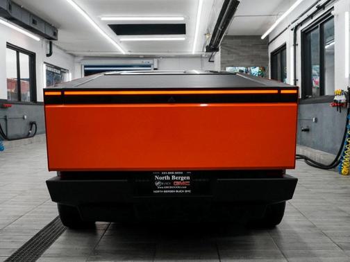 2024 Tesla Cybertruck Base