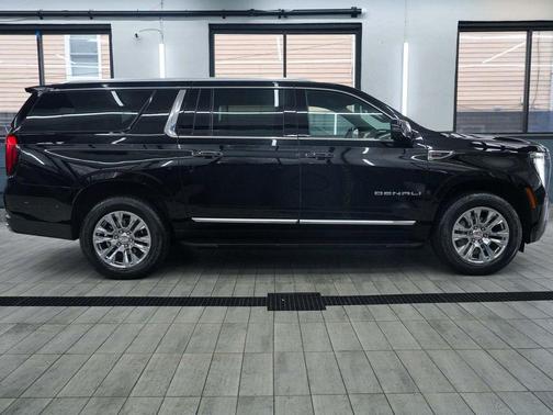 Onyx Black 2025 GMC Yukon XL Denali