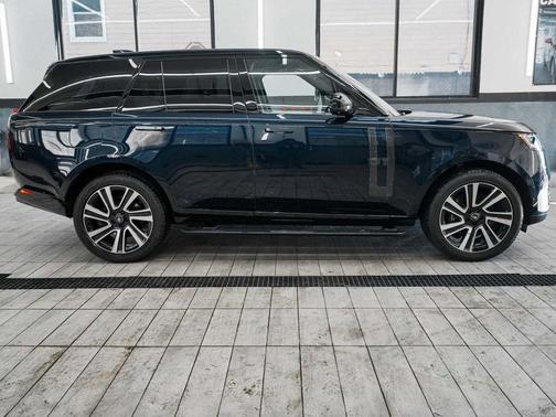 2023 Land Rover Range Rover P530 SE