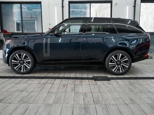 2023 Land Rover Range Rover P530 SE