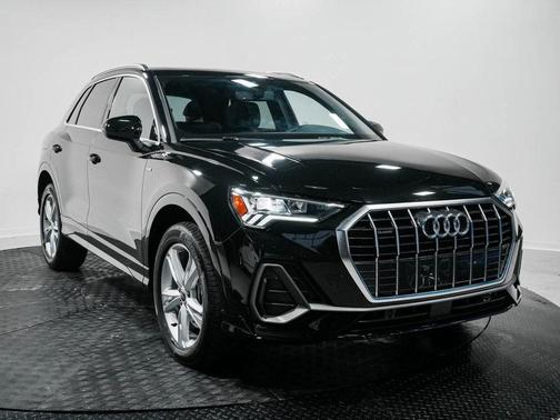 2024 Audi Q3 45 S line Premium