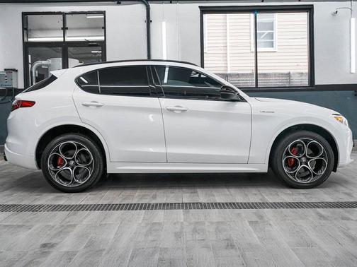 2023 Alfa Romeo Stelvio Veloce