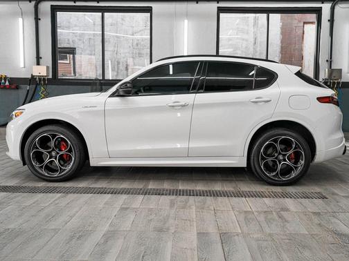 2023 Alfa Romeo Stelvio Veloce