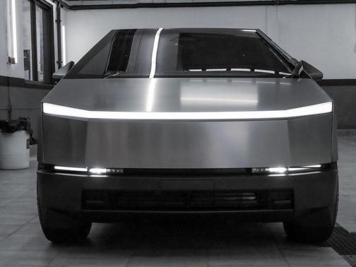 2025 Tesla Cybertruck Base