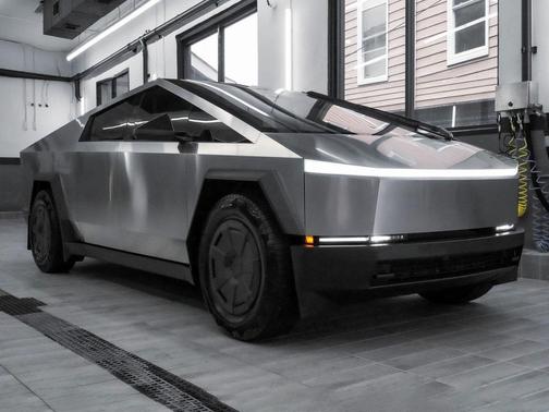 2025 Tesla Cybertruck Base