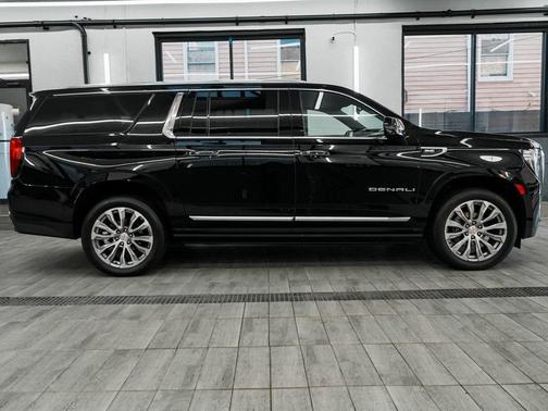 2022 GMC Yukon XL Denali