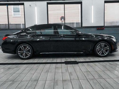 2022 BMW 750 i xDrive