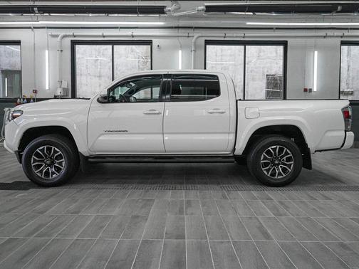 2020 Toyota Tacoma TRD Sport