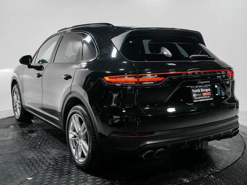 2023 Porsche Cayenne Base