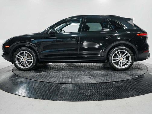 2023 Porsche Cayenne Base