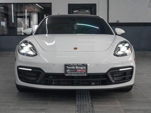 2022 Porsche Panamera Platinum Edition