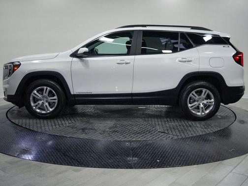 Summit White 2022 GMC Terrain SLE