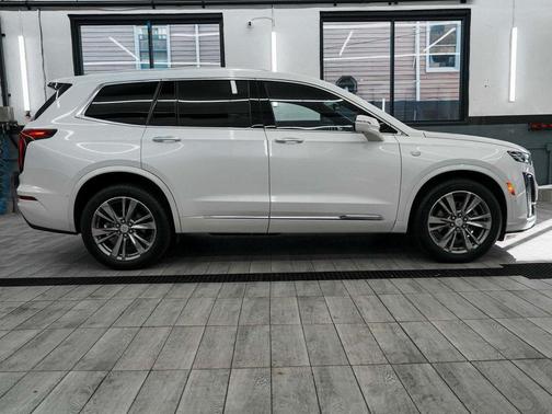 2022 Cadillac XT6 Premium Luxury AWD