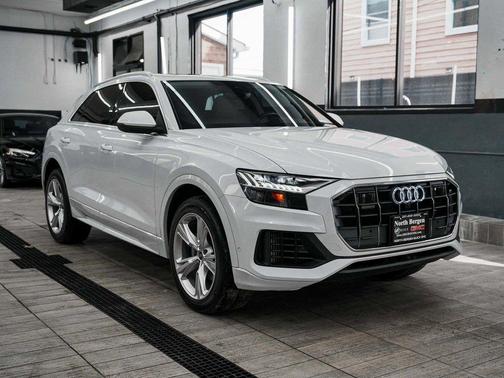2023 Audi Q8 55 Premium