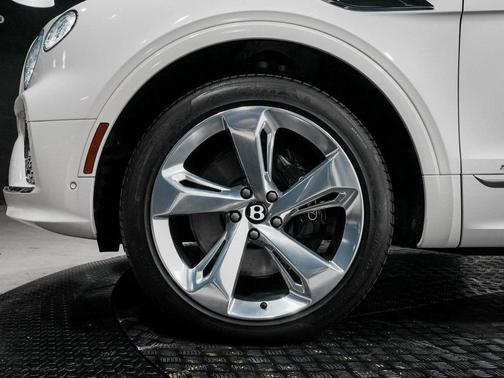 2023 Bentley Bentayga Azure
