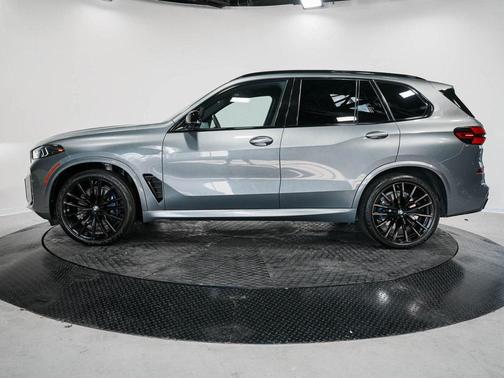 2024 BMW X5 M60i