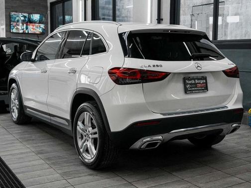 2022 Mercedes-Benz GLA 250 Base 4MATIC