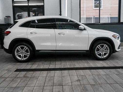2022 Mercedes-Benz GLA 250 Base 4MATIC