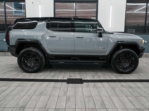 2024 GMC HUMMER EV SUV 2X