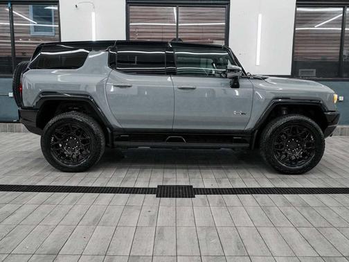 2024 GMC HUMMER EV SUV 2X