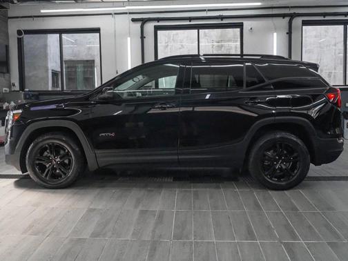 2022 GMC Terrain AT4