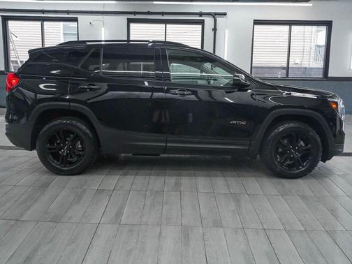 2022 GMC Terrain AT4