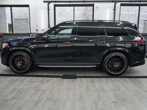 Obsidian Black Metallic 2022 Mercedes-Benz AMG GLS 63 Base 4MATIC