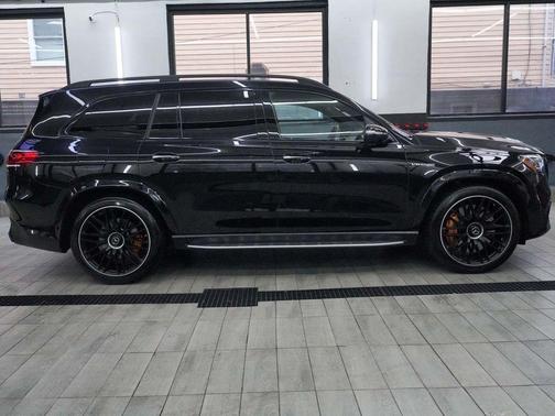 Obsidian Black Metallic 2022 Mercedes-Benz AMG GLS 63 Base 4MATIC