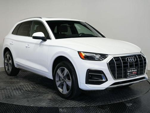 Ibis White 2023 Audi Q5 40 Premium Plus